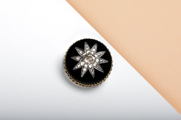18 ct. Yellow Gold Brooch - Onyx - Diamonds