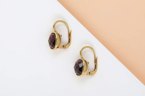 18 ct. Yellow Gold Earrings - Garnet