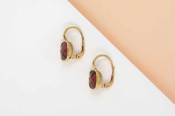 18 ct. Yellow Gold Earrings - Garnet