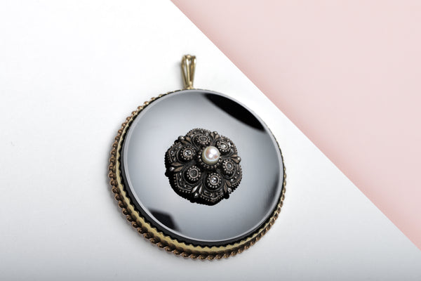 18 ct. Yellow Gold Brooch - Diamonds - Onyx - Pearl