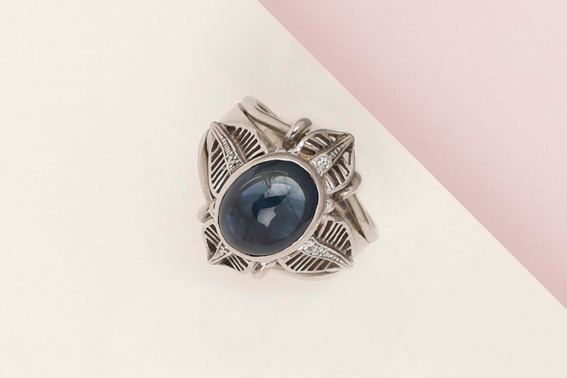 18ct. White Gold Ring - Sapphire