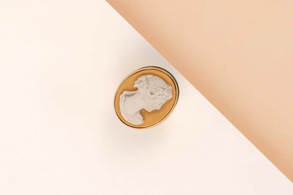 18 ct. Yellow Gold Ring - Camee - Size 55