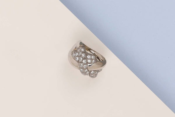 18 ct. White Gold Ring - Diamonds