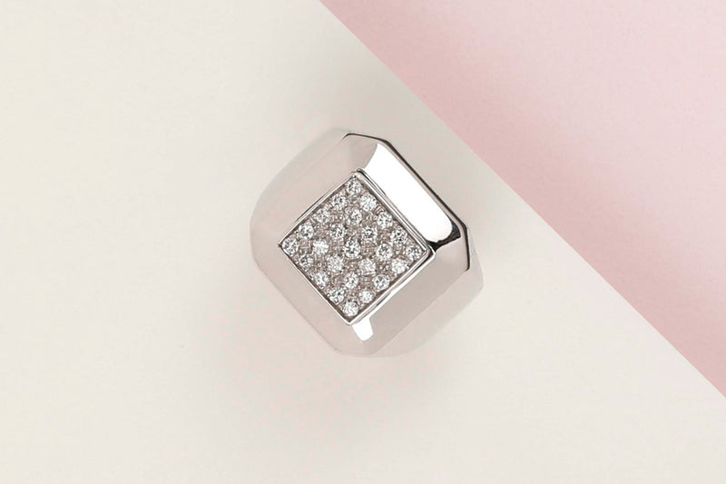 18 ct. White Gold Ring - Diamonds