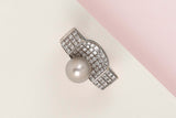 18 ct. White Gold Ring - Diamonds - Pearl - Size 58