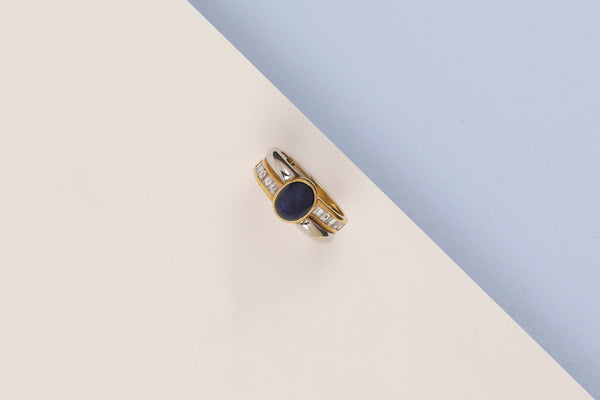 18 ct. Yellow Gold Ring - Sapphire - Diamonds