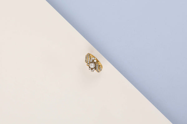 18 ct. Yellow Gold Ring - Diamonds - Pearl