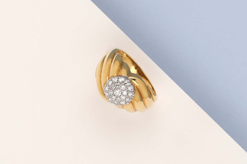 18 ct. Yellow Gold Ring - Diamonds