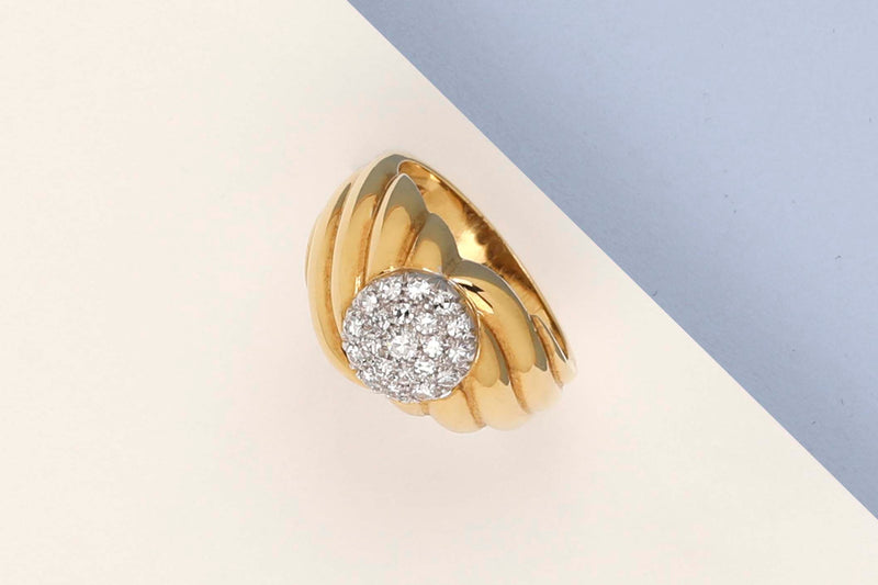 18 ct. Yellow Gold Ring - Diamonds