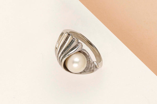 14 ct. White Gold Ring - Pearl