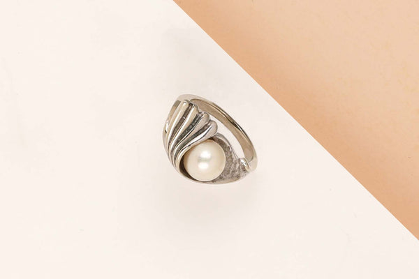 14 ct. White Gold Ring - Pearl