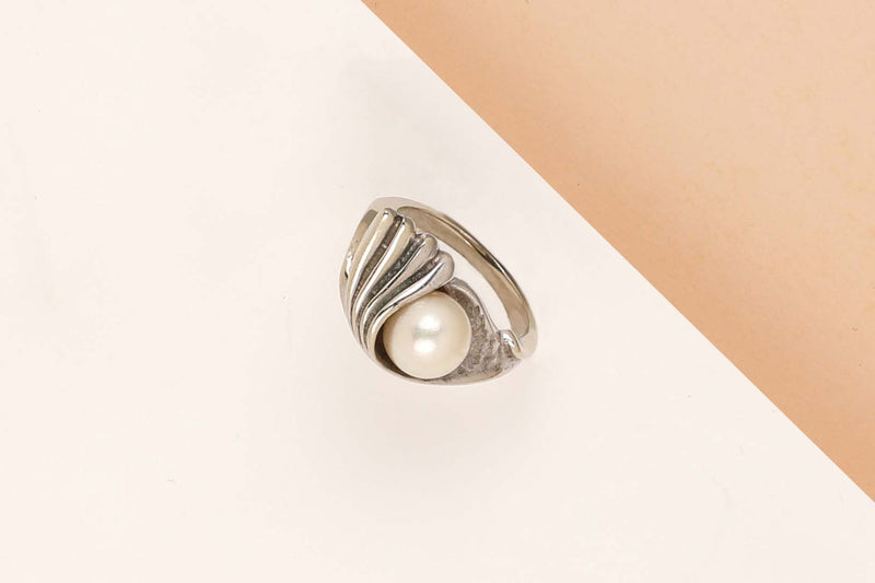 14 ct. White Gold Ring - Pearl