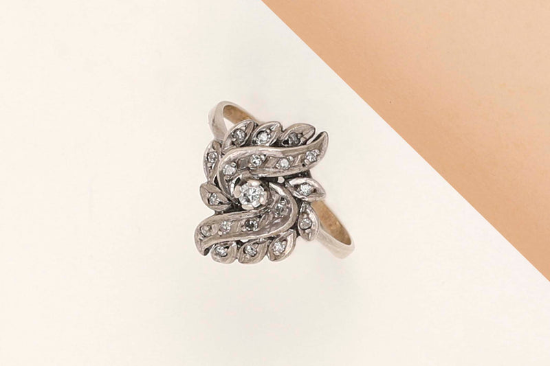 14 ct. White Gold Ring - Diamonds