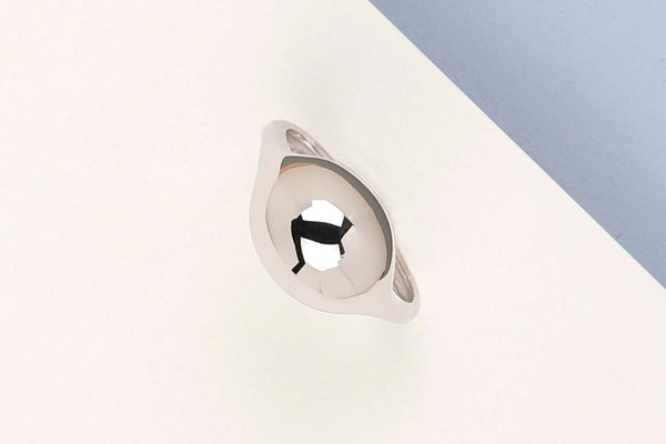 18 ct. White Gold Ring - Size 53