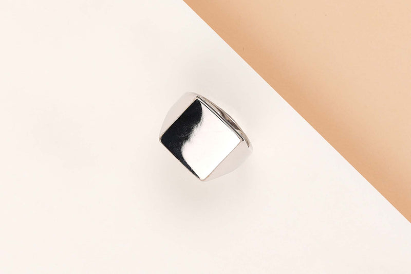 18 ct. White Gold Ring