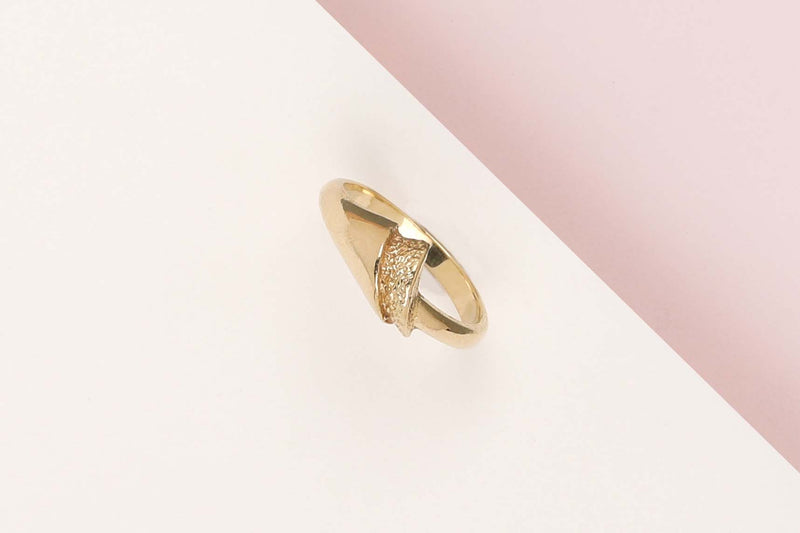 14 ct. Yellow Gold Ring - Size 57