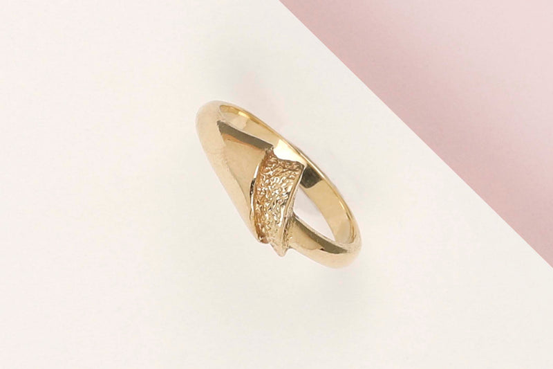 14 ct. Yellow Gold Ring - Size 57