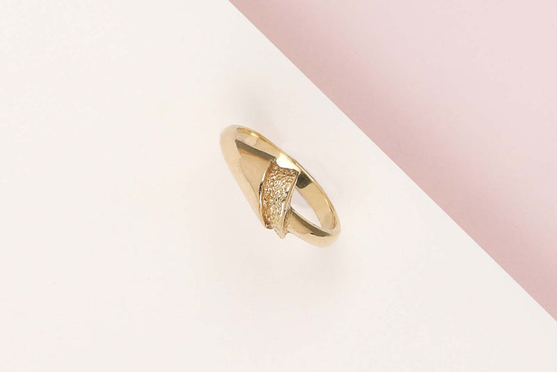14 ct. Yellow Gold Ring - Size 57