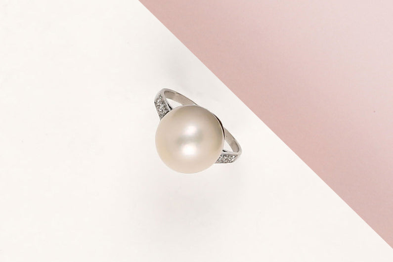 18 ct. White Gold Ring - Pearls - Zirconia - Size 53