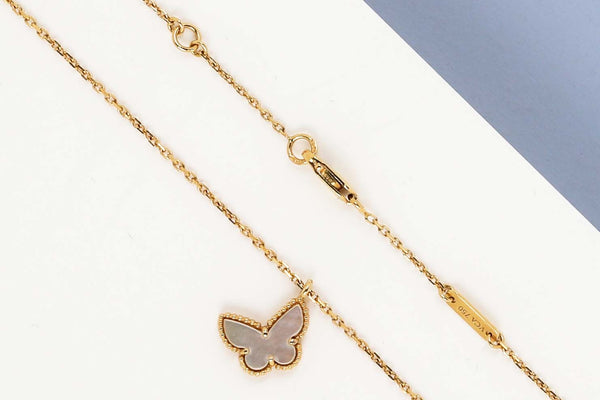 Sweet Alhambra Papillon Necklace - Yellow Gold - Mother of Pearl - Size 40CM