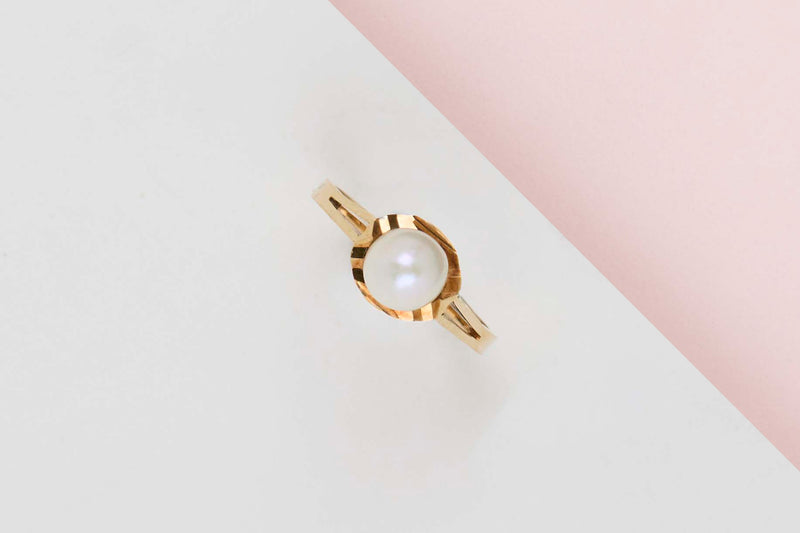 18 ct. Yellow Gold Ring - Pearl