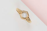 18 CT. Yellow Gold Ring - Pearl - Size 60