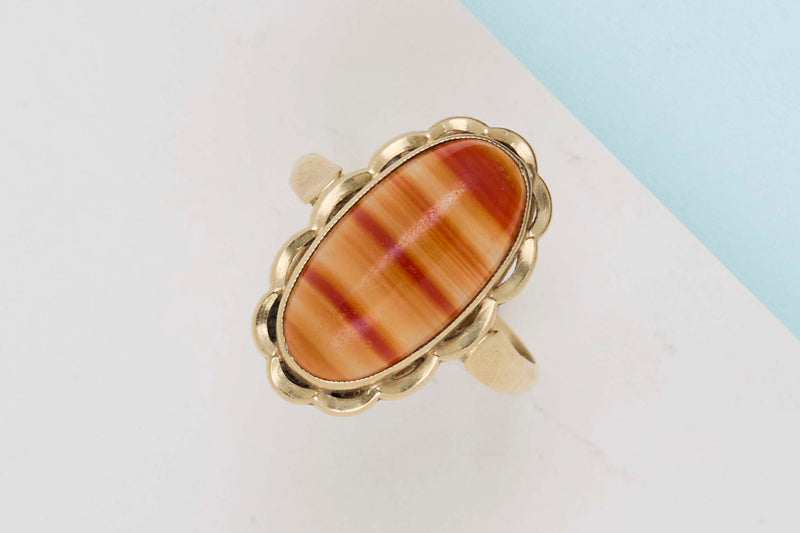 14 CT. Yellow Gold Ring - Agate - Size 55