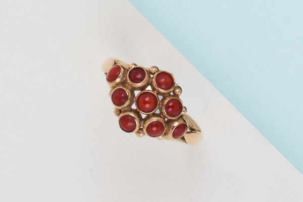 14 CT. Yellow Gold Ring - Blood Coral - Size 56