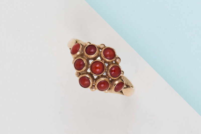 14 CT. Yellow Gold Ring - Blood Coral - Size 56