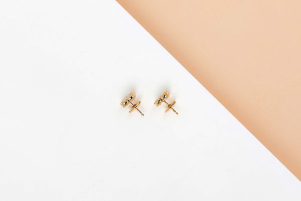 Sweet Alhambra Earstuds - Yellow Gold & Mother of Pearl - B