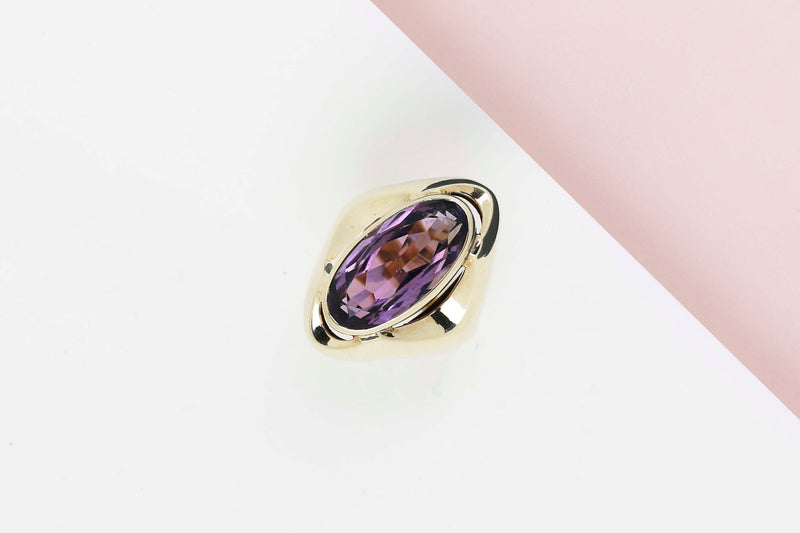 18 ct. Yellow Gold Ring - Amethyst - Size 57