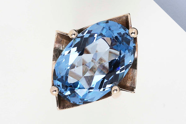 14 ct. Yellow Gold Ring - Topaz - Size 57