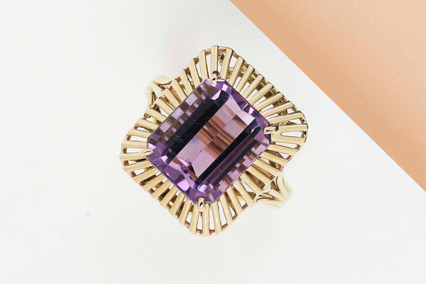18 ct. Yellow Gold Ring - Amethyst - Size 56