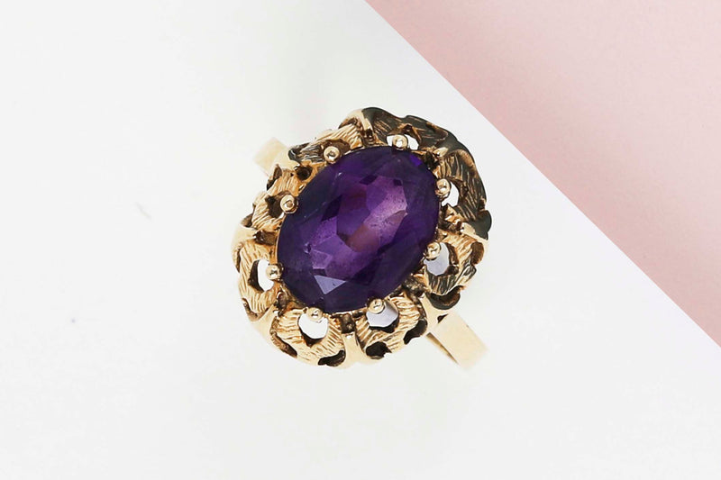 18 ct. Yellow Gold Ring - Amethyst - Size 58