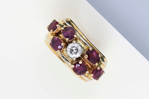 18 ct. Yellow Gold Ring - Garnet - Diamond - Size 53