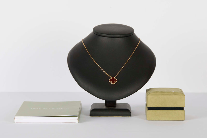 Vintage Alhambra Necklace - Yellow Gold & Carnelian - 42 CM - B&P