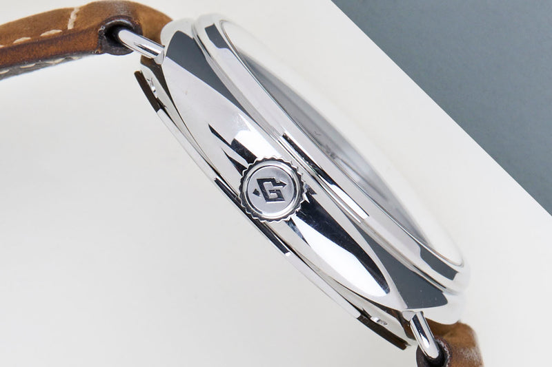 Radiomir 'Beige Grainy Dial - Limited Edition'