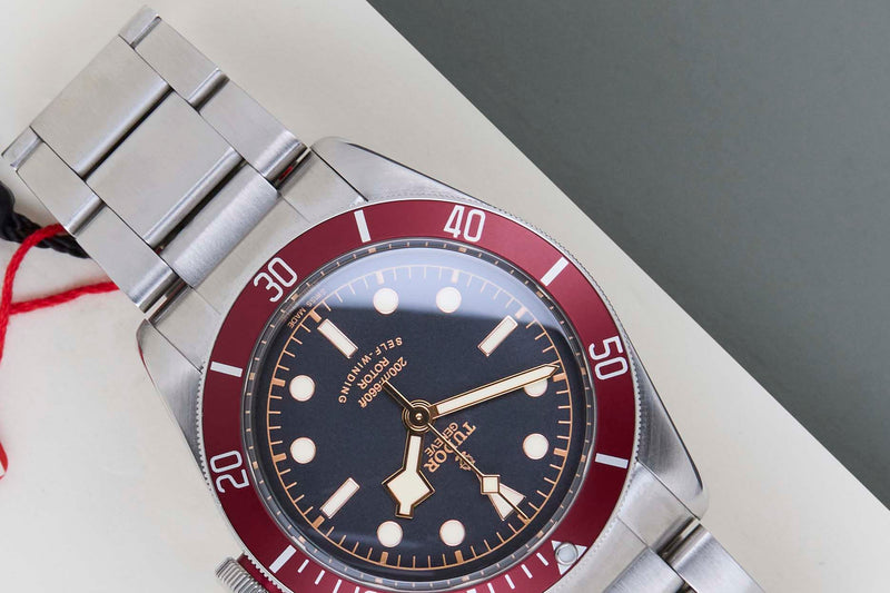 Black Bay Heritage 'Red'