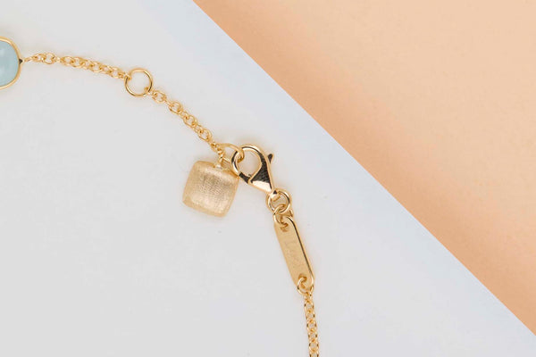 18ct. Yellow Gold Bracelet - Blue Topaz - 19CM
