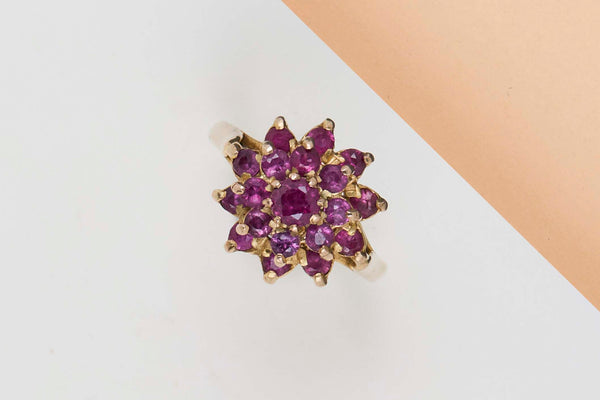 9 ct. Yellow Gold Ring - Ruby - Size 52