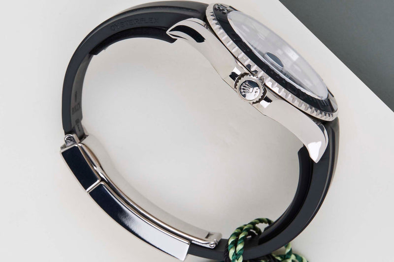 Yacht-Master 42 'Black Dial - Oysterflex'