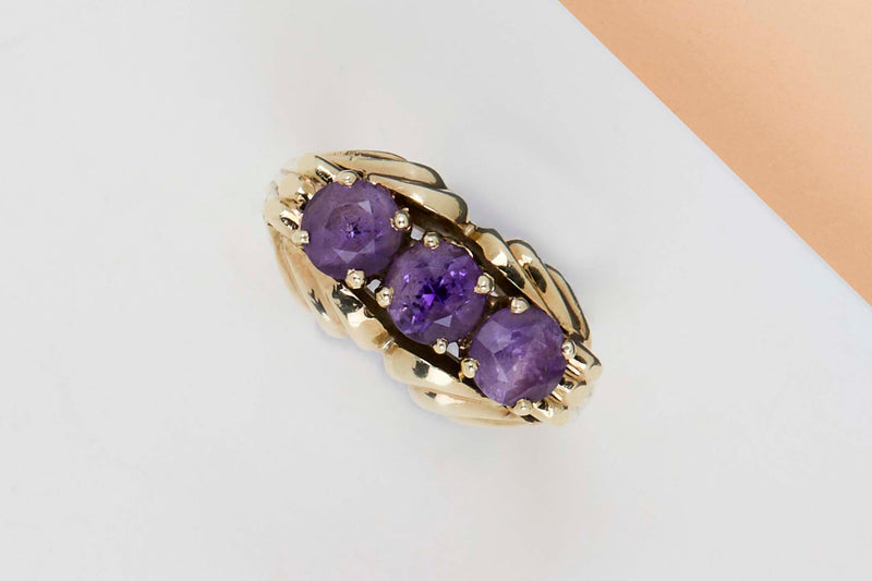 14 ct. Yellow Gold - Synthetic Amethyst - Size 59