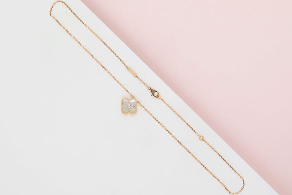 Vintage Alhambra Necklace - Limited Edition - Yellow Gold - Mother Of Pearl & Diamond - 42 CM - B&P