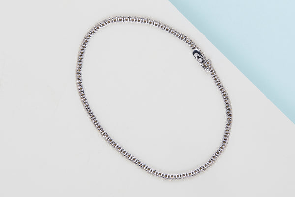 18ct. White Gold Tennis Bracelet - Diamonds - 19CM