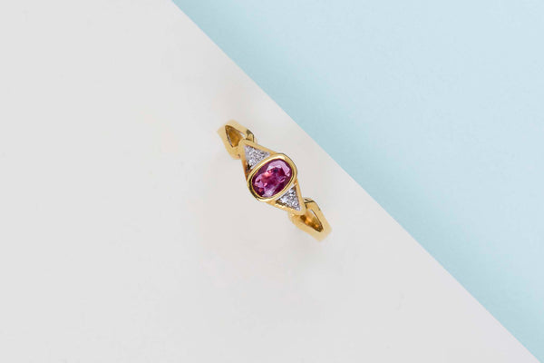 18ct. Yellow Gold Cipollina Ring - Diamonds & Ruby - Size 55