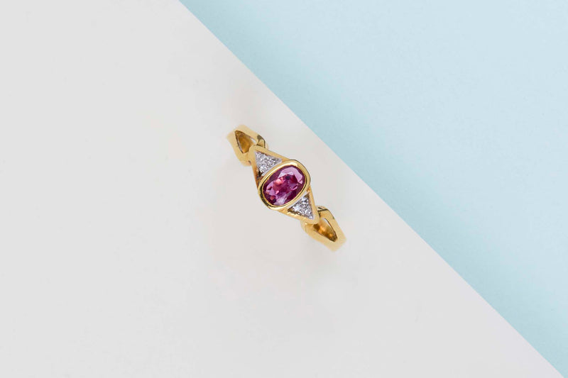 18ct. Yellow Gold Cipollina Ring - Diamonds & Ruby - Size 55