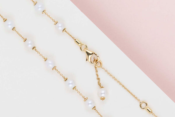 18ct. Yellow Gold Necklace - Cultured Pearls - 45.5CM