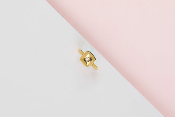 18ct. Yellow Gold Ring - Diamond - Size 53