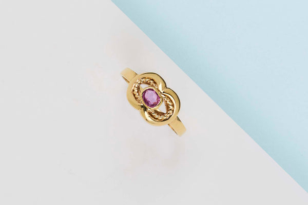 18ct. Yellow Gold Ring - Ruby - Size 55