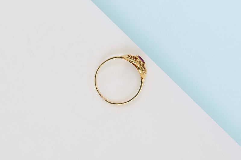 18ct. Yellow Gold Ring - Ruby - Size 55